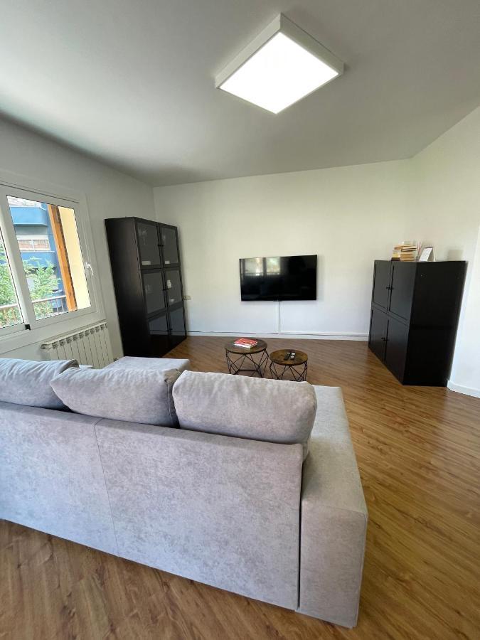 Centrico En - Alberga Apartment Berga